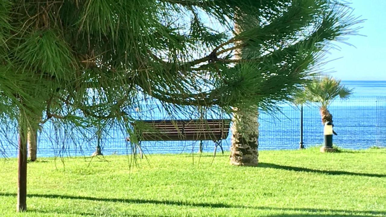 Mi Capricho Beachfront- 3-7 Apartment With Sea Views Sitio de Calahonda Exterior photo